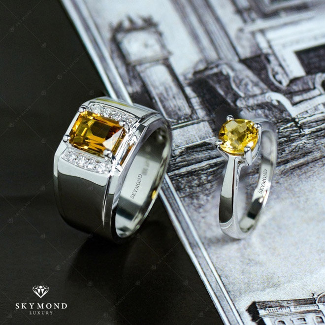 Đá quý Citrine (Thạch anh vàng) được cho là viên đá có quyền năng giúp con người vượt qua nỗi sợ hãi, mang đến niềm vui, sự may mắn, giàu có và một trí tuệ minh mẫn. Đá quý Citrine (Thạch anh vàng) được cho là viên đá có quyền năng giúp con người vượt qua nỗi sợ hãi, mang đến niềm vui, sự may mắn, giàu có và một trí tuệ minh mẫn.