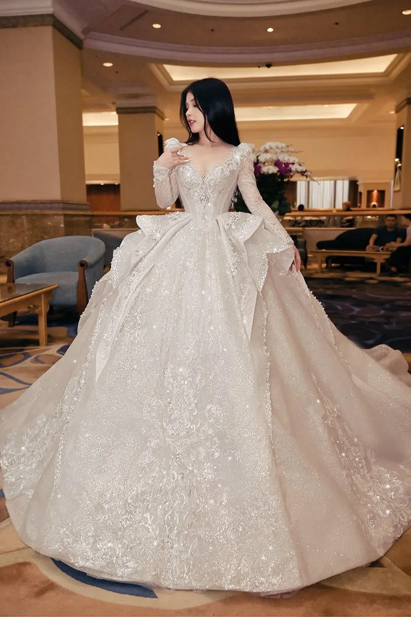 váy cưới cho dáng người quả chuối