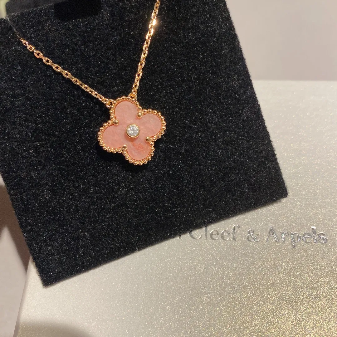 thương hiệu vancleef