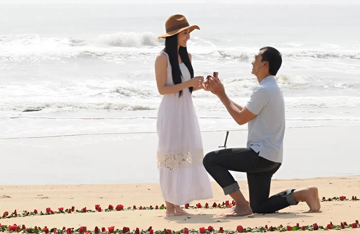 cặp đôi châu á cầu hôn