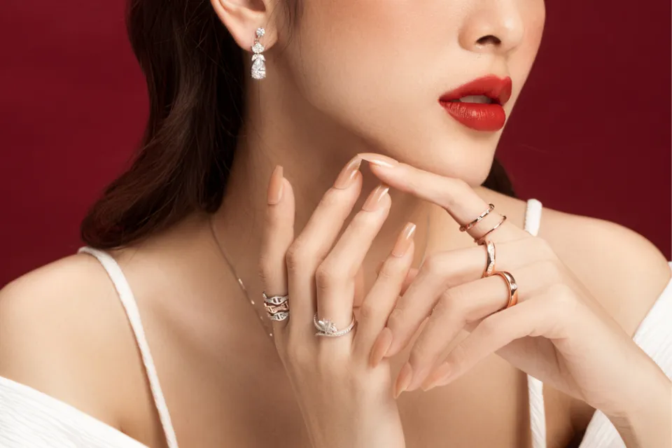 phụ nữ độc lập tự tin