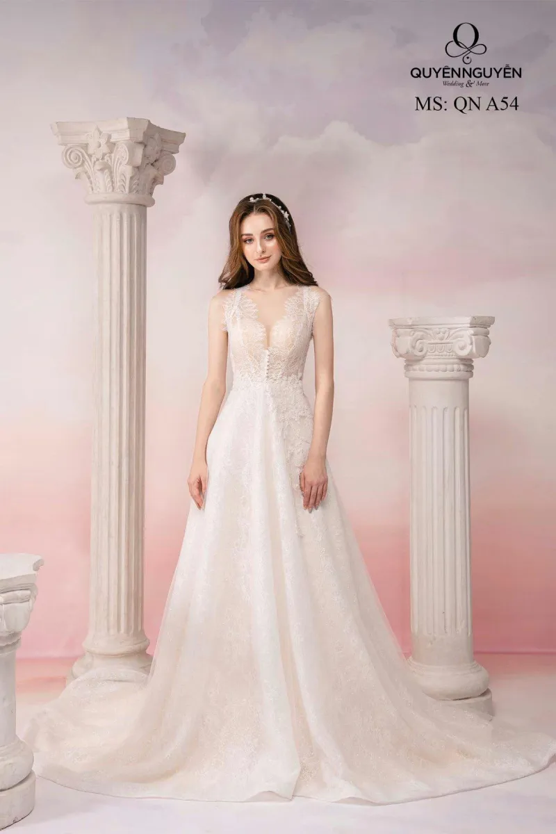 váy cưới Quyên Nguyễn