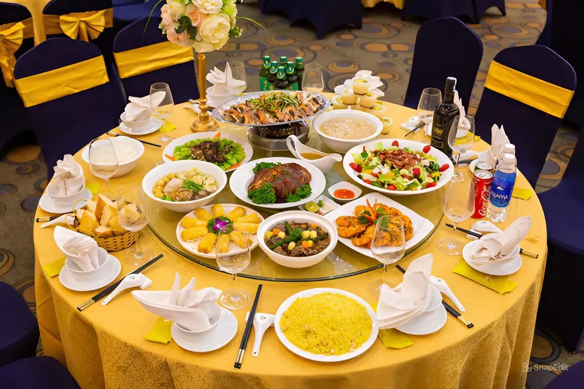 lên thực đơn đám cưới