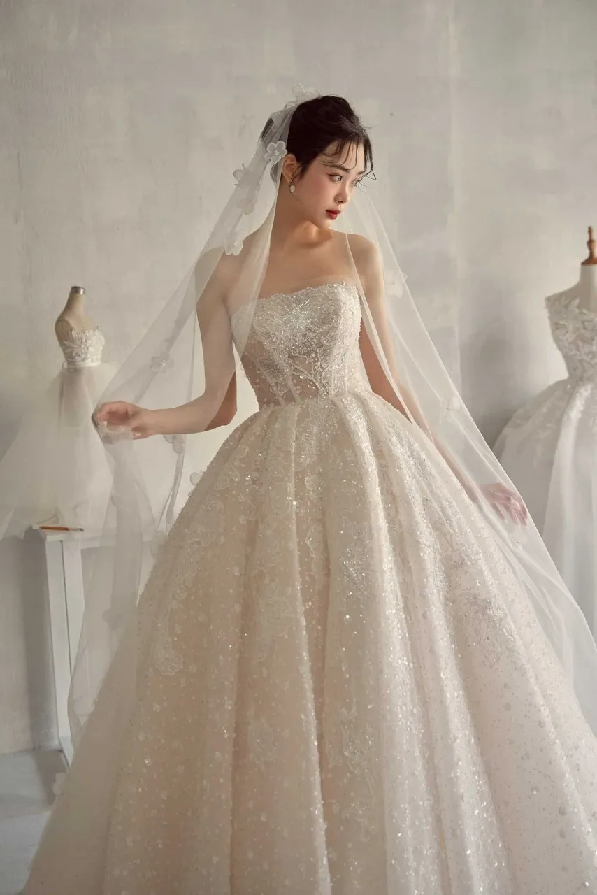 váy cưới cho da trắng